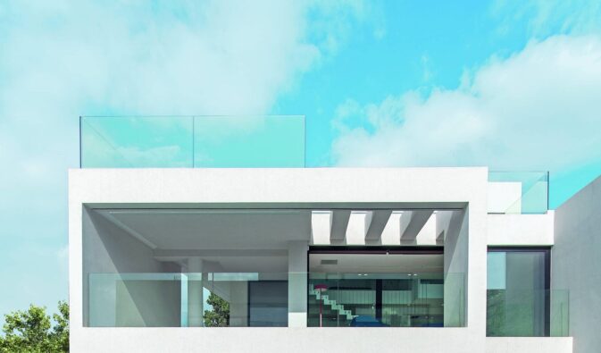 Villa met zwembad met aluminium kozijnen en glazen schuifwanden van MB Alu-Max Villa met zwembad met aluminium kozijnen en glazen schuifwanden van MB Alu-Max